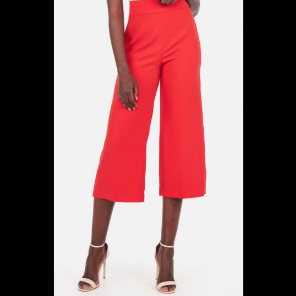 Red high rise cropped culottes from Express size 16